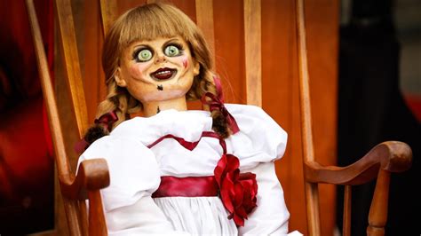A híres Annabelle baba fadobozában