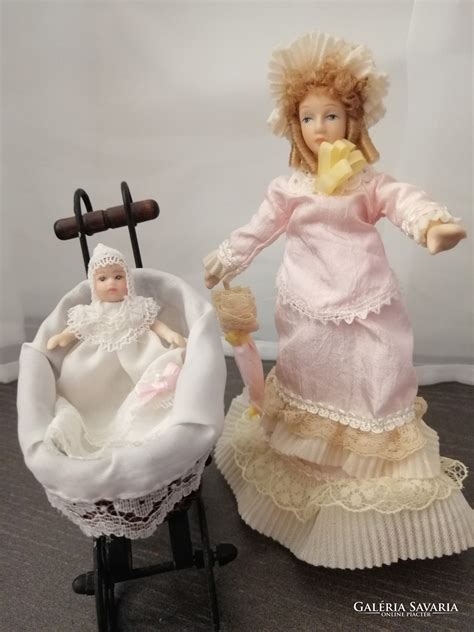 Porcelán babák kiállítása