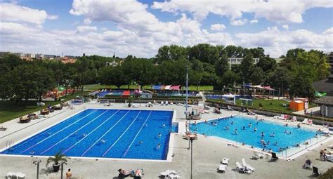 A Paskál Strandfürdő felújított medencéi és zöldterülete