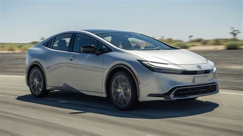 Toyota Prius csomagtartó babakocsival