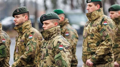Külföldi misszión szolgálatot teljesítő katonák