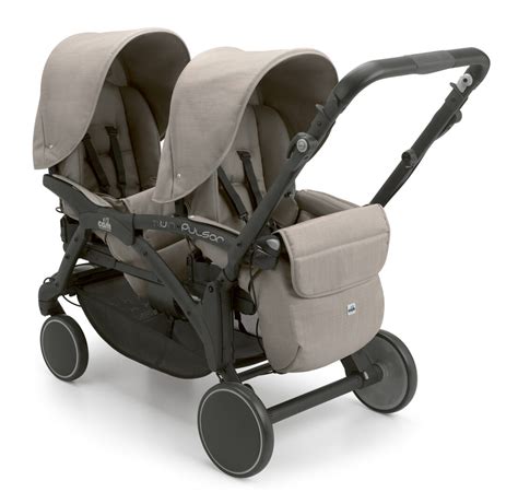 CAM Twin Pulsar babakocsi a parkban