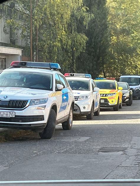 Rendőrautó és helyszínelés