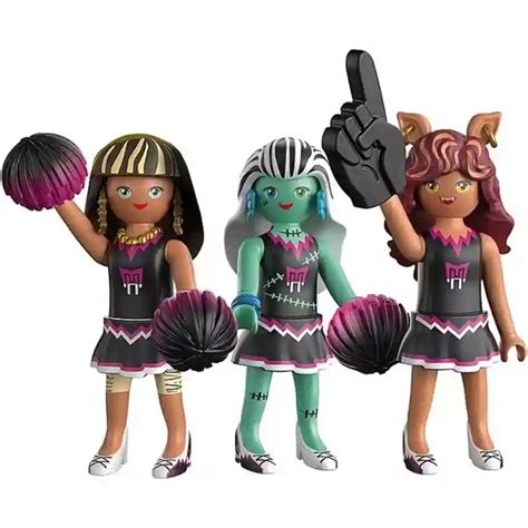 A Monster High iskola főbejárata és a diákok