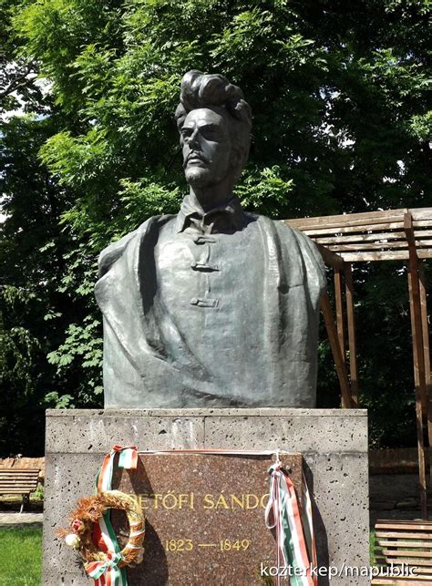 Petőfi Sándor mellszobra