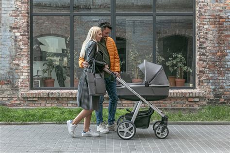 Újszülött a babakocsiban: mit válasszunk?