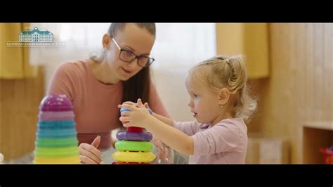 Pelenkázás közbeni játékok és figyelemelterelés