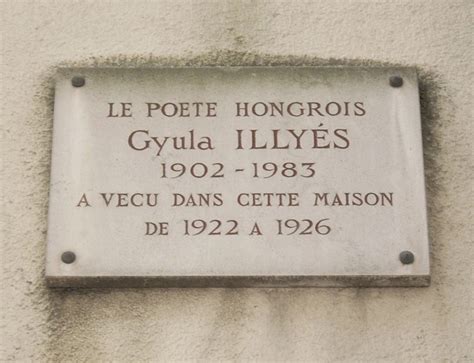 Illyés Gyula portréja és szülőháza Felsőrácegrespusztán