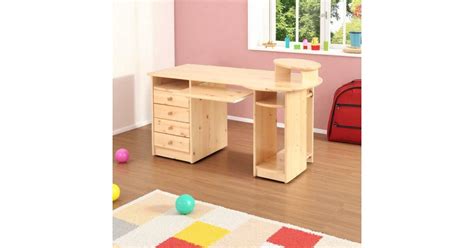 Fenyő íróasztal és ergonomikus szék egy gyerekszobában