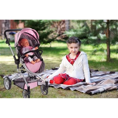 Baby Mix Sophie babakocsi játék közben