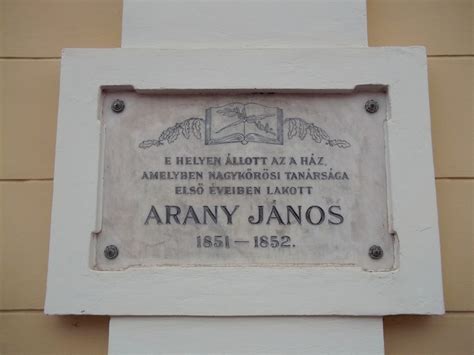 Emléktábla a Hegedűs Gyula utcában