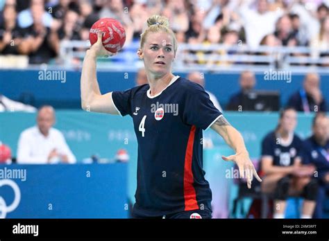 Veronica Kristiansen edzés közben kislányával