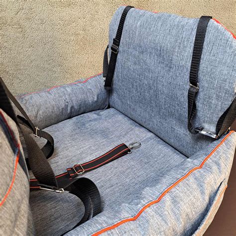 Autós kutyaülés bemutatása