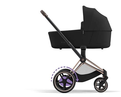Cybex e-Priam babakocsi különböző színű vázakkal és mózeskosarakkal