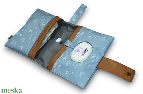 Ikrek pelenkázásához szükséges kellékek