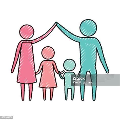 Szülők kézen fogva babakocsival sétálnak