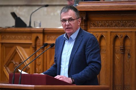 A hobbit könyvborítója Gy. Horváth László fordításában
