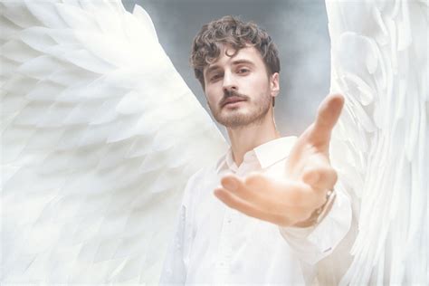 Őrangyal vigyáz a csecsemőre