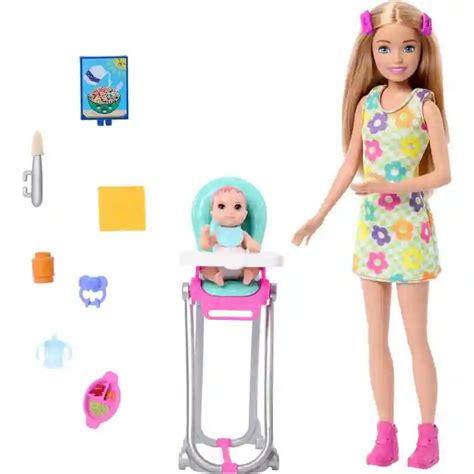 Barbie Skipper bébiszitter baba etetőszékkel
