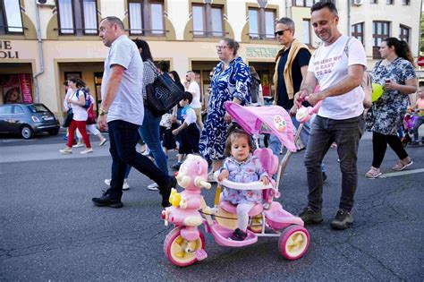 Babakocsis közlekedés a Balatonnál