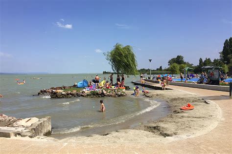 Fonyódi Panoráma Strand naplementekor