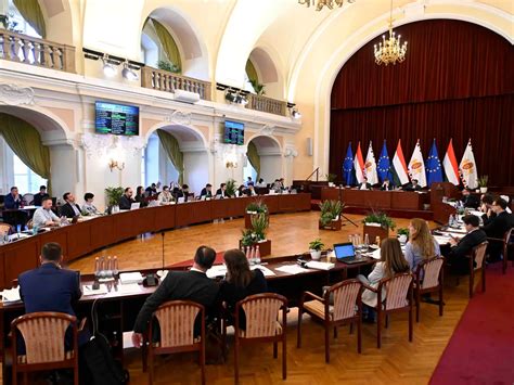 Főpolgármester és helyettesei a Fővárosi Közgyűlés alakuló ülésén
