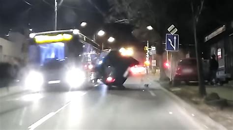 Közlekedési baleset az úton
