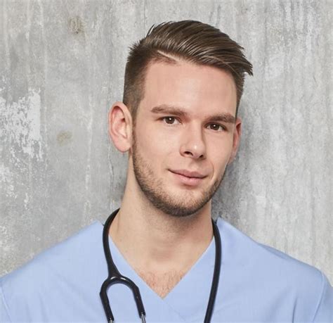 Dr. Varga Tamás portréja