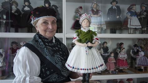 Babák népviseletben Bocsi Éva gyűjteményéből