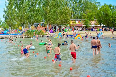 A Velencei-tó partján elhelyezkedő Napsugár Strand térképe