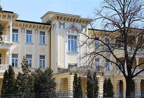 Soproni Erzsébet Oktató Kórház bejárata