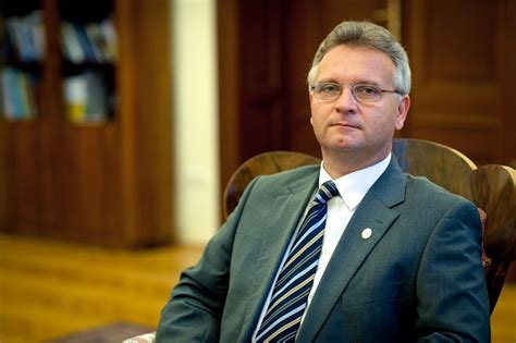 Dr. Gál János portréja