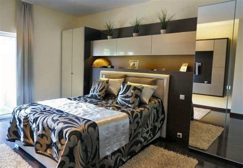 Modern szülőszoba belső tere