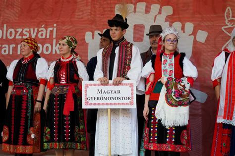 Hegyközi népviselet