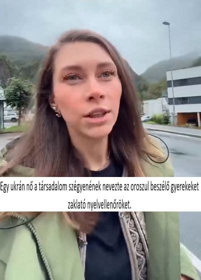Pszichológussal beszélő nő