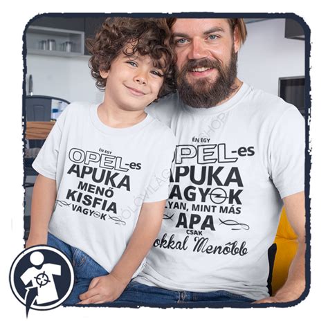 Apa és kisfia játék közben