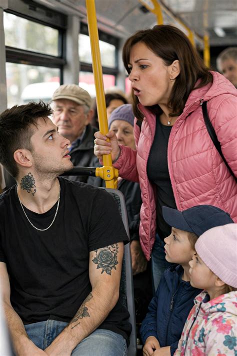 Nő hidrogél maszkkal az arcán