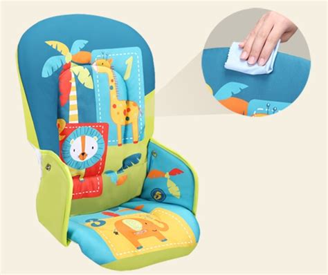 Mama Kiddies Lylyan etetőszék használat közben