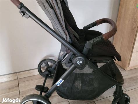 Multifunkciós babakocsi szett elemei