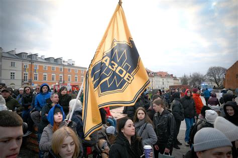 Az Azov zászlóalj szimbólumai és ideológiája