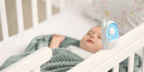 Baba pelenkán rögzített légzésfigyelő