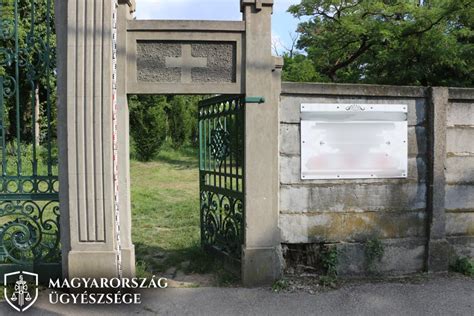 Mátészalkai temető bejárata