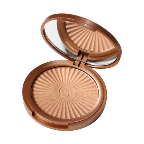Különbségek pirosító, bronzosító és highlighter között